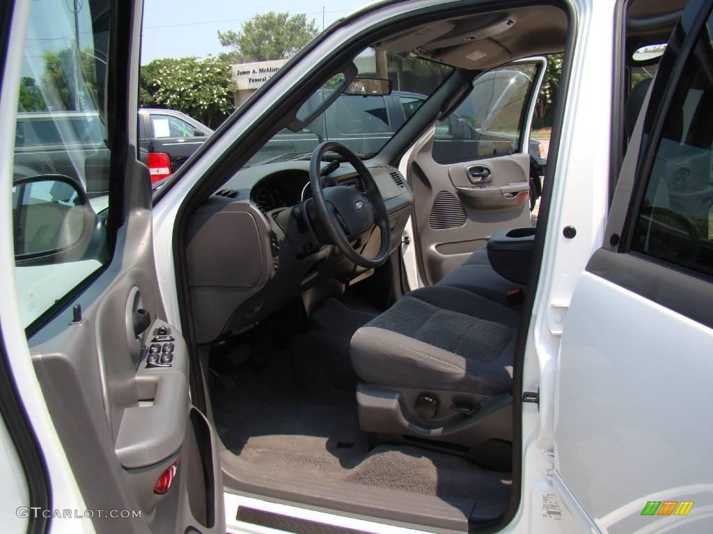 2003 F150 XLT SuperCrew - Oxford White / Medium Graphite Grey photo #9