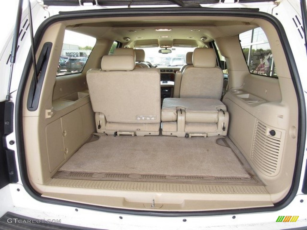 2011 Suburban LTZ - Summit White / Light Cashmere/Dark Cashmere photo #18