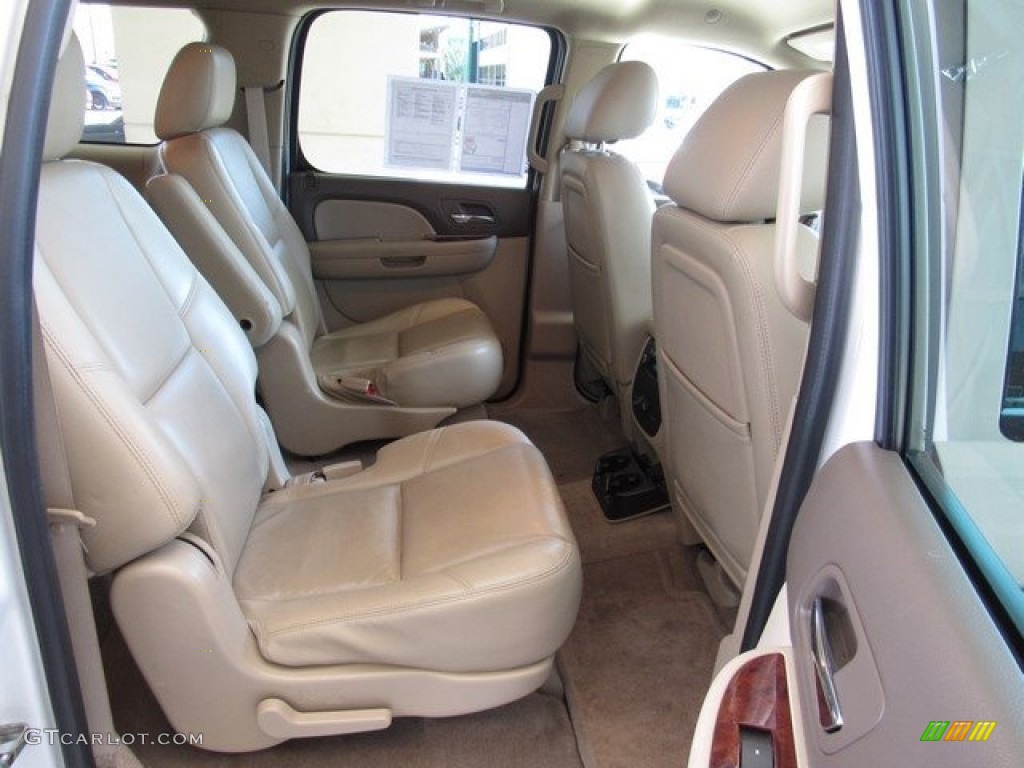 2011 Suburban LTZ - Summit White / Light Cashmere/Dark Cashmere photo #19