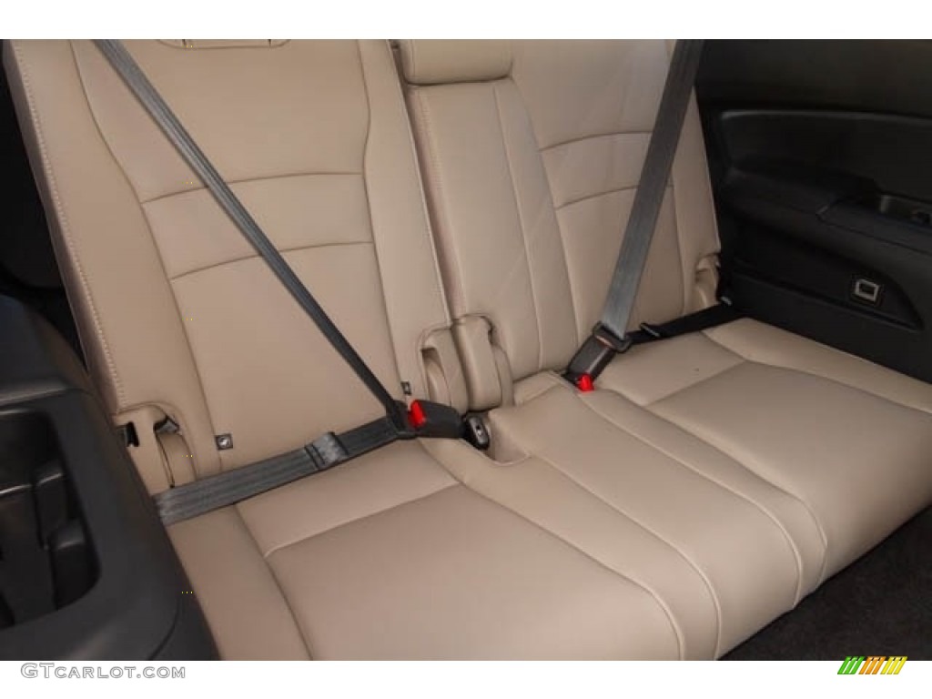 Beige Interior 2019 Honda Pilot Touring Photo #130481588