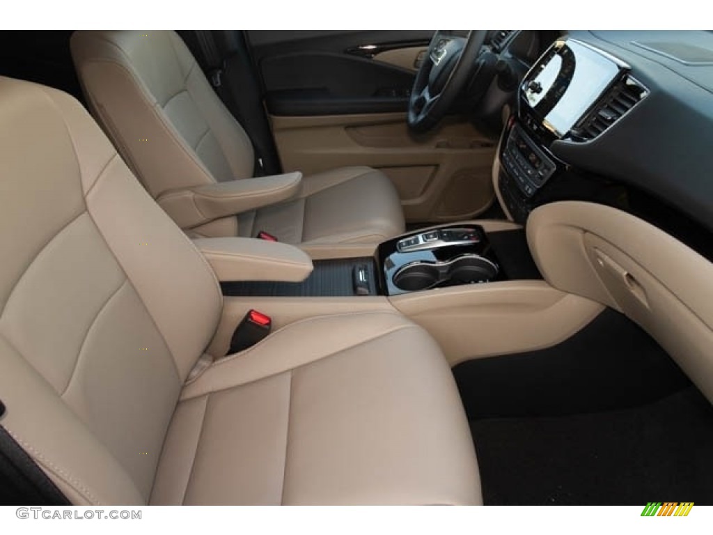 2019 Honda Pilot Touring Front Seat Photos