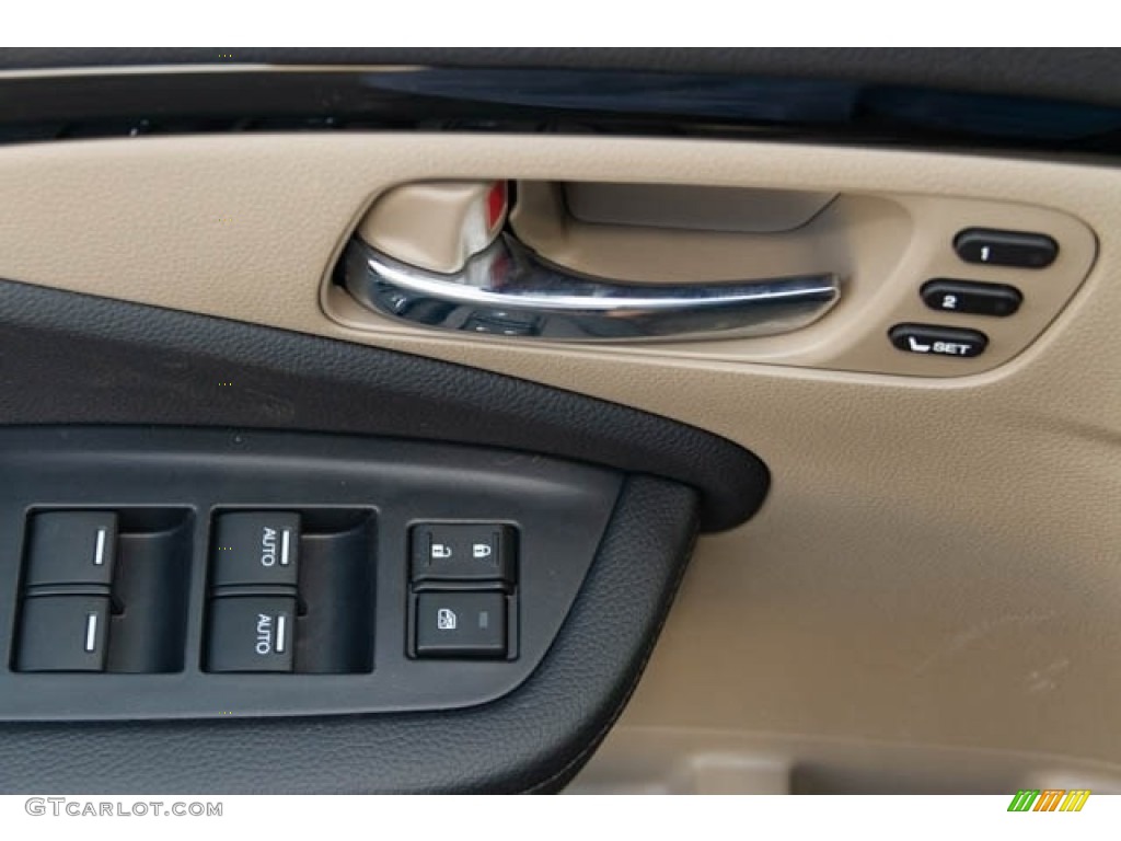 2019 Honda Pilot Touring Beige Door Panel Photo #130481717