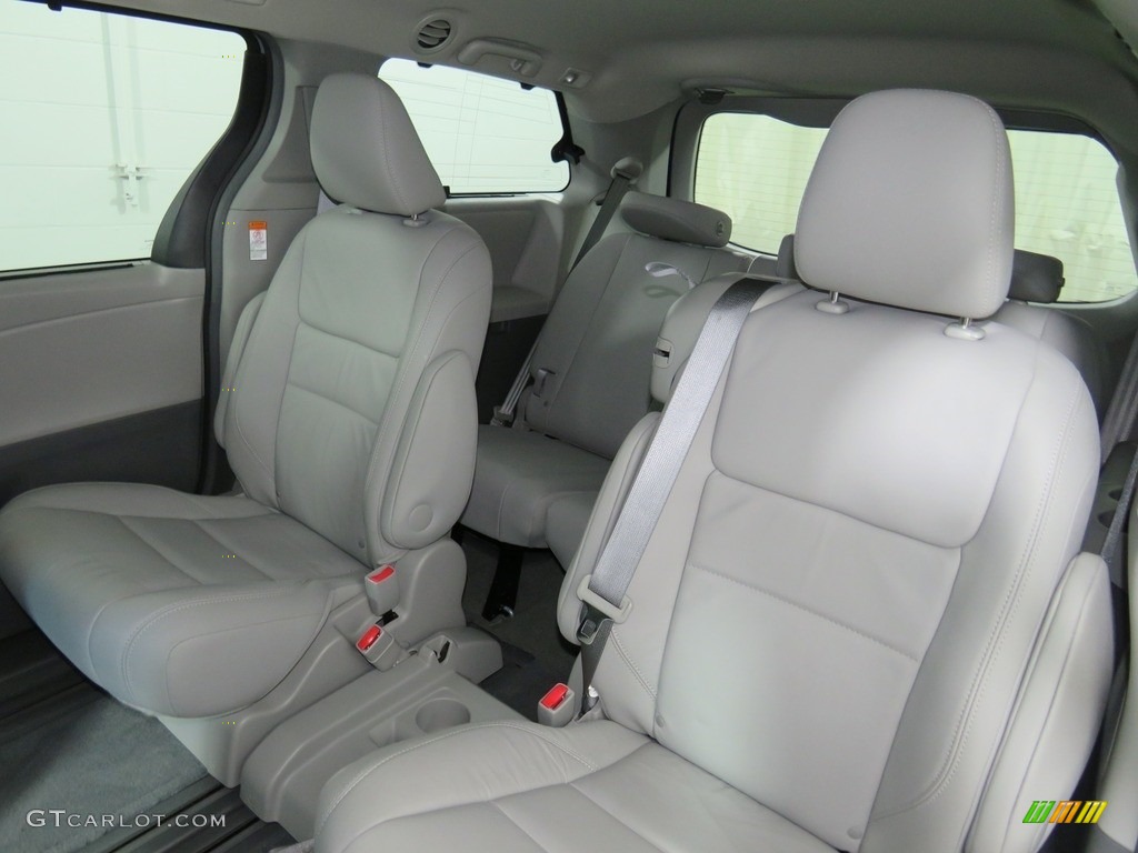 2016 Sienna XLE - Silver Sky Metallic / Ash photo #26