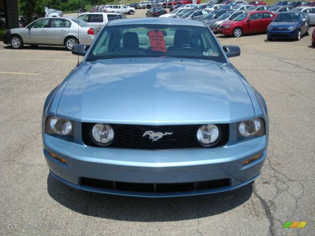 2006 Mustang GT Premium Coupe - Windveil Blue Metallic / Light Graphite photo #10
