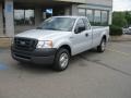 2007 Silver Metallic Ford F150 XL Regular Cab  photo #2