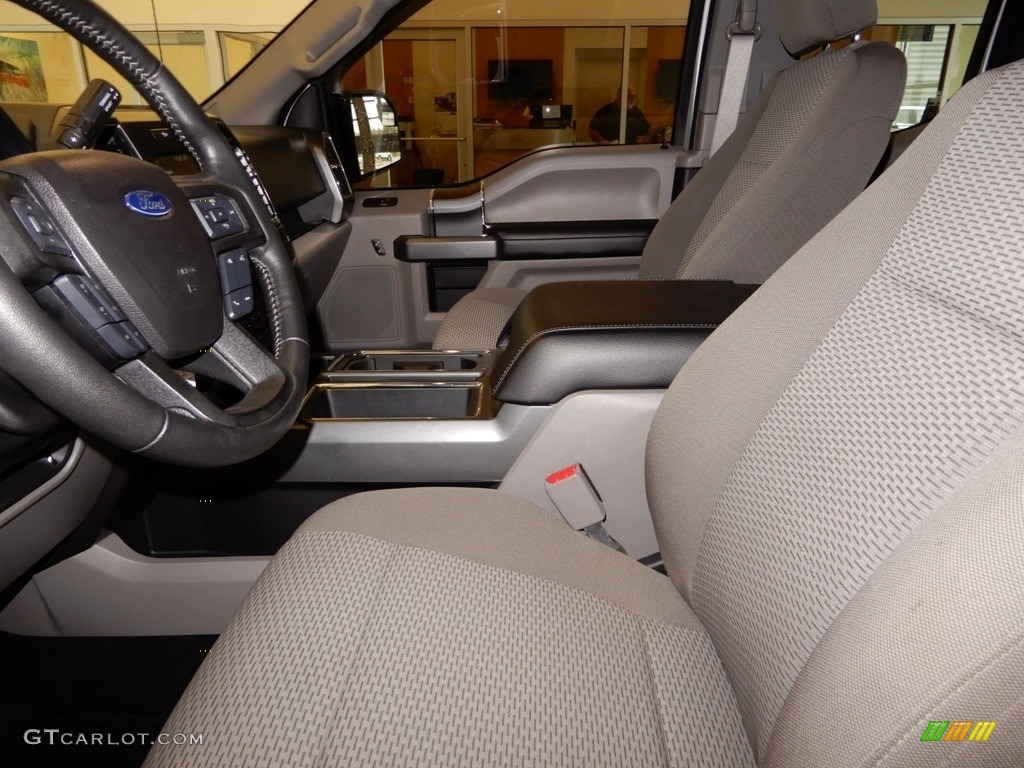 2017 F150 XLT SuperCab 4x4 - Ingot Silver / Earth Gray photo #12