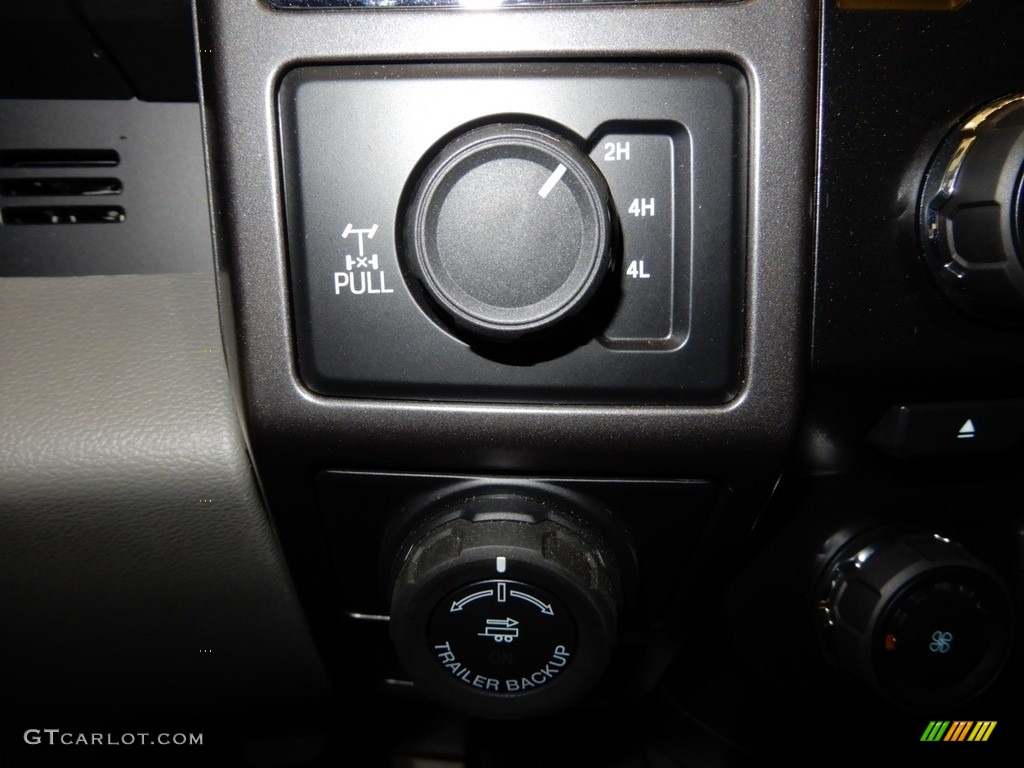 2017 F150 XLT SuperCab 4x4 - Ingot Silver / Earth Gray photo #20