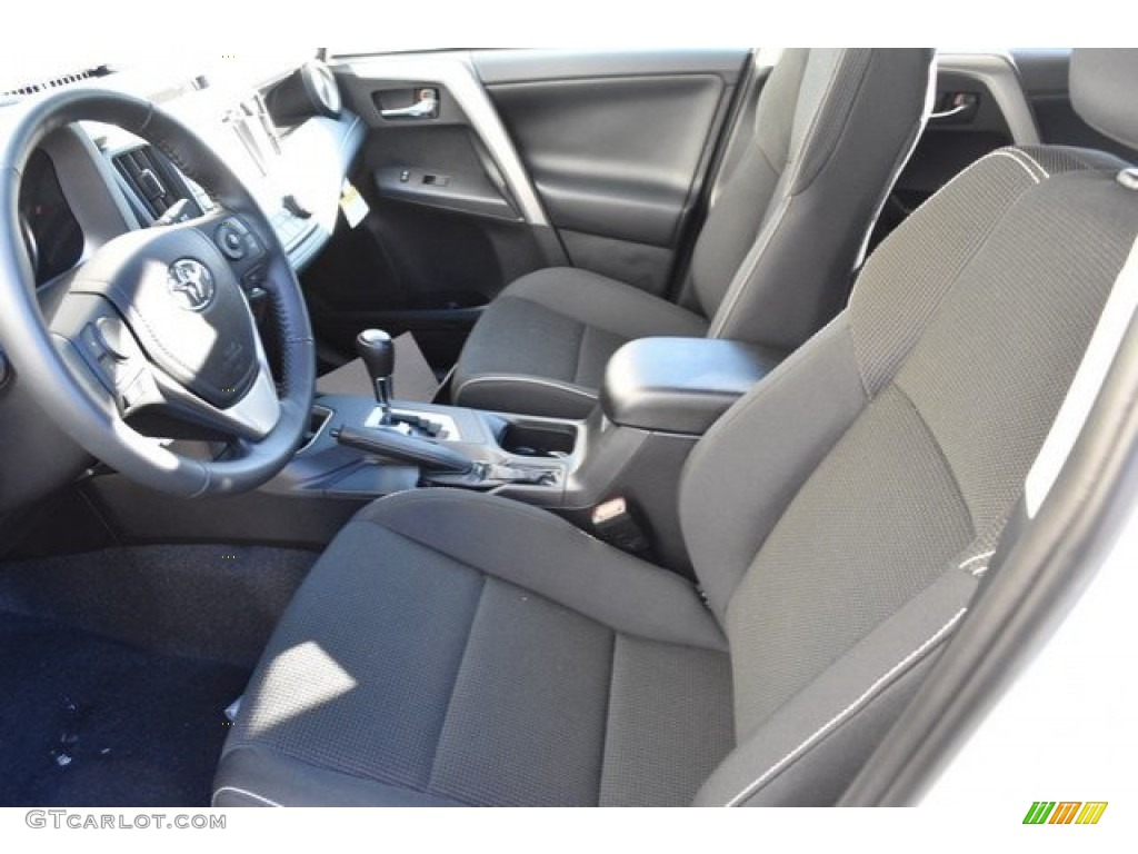 2018 RAV4 XLE AWD - Super White / Black photo #6