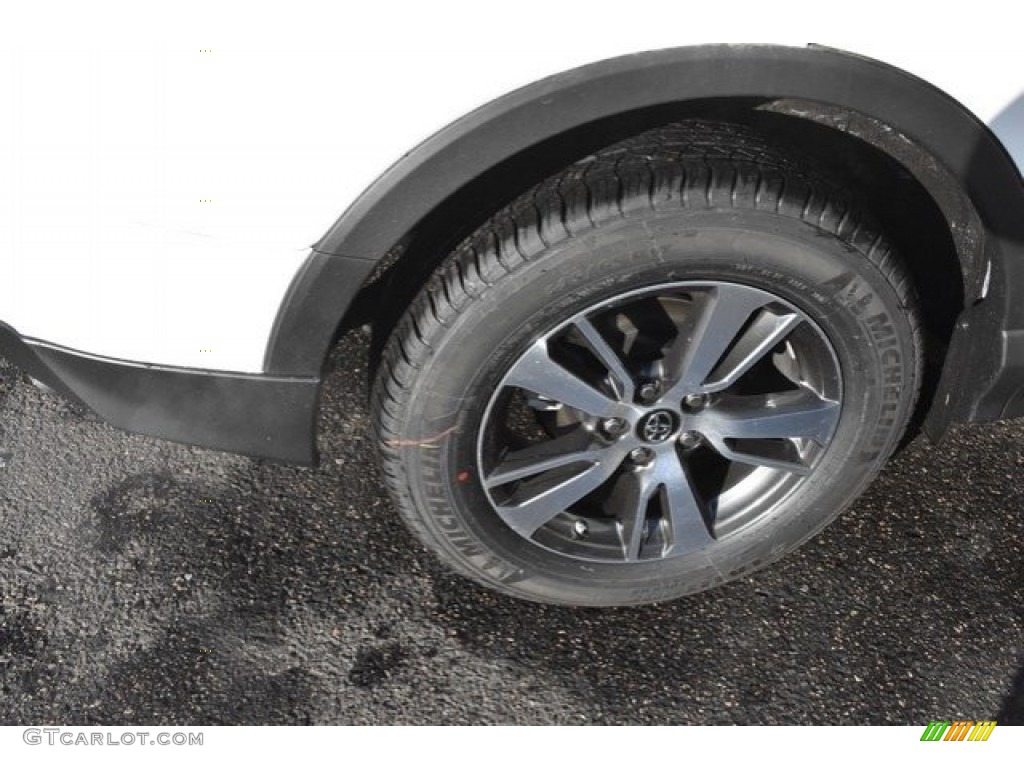 2018 RAV4 XLE AWD - Super White / Black photo #25