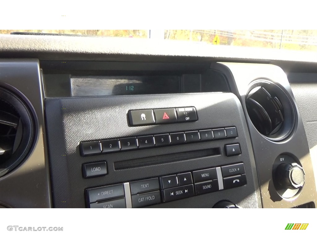 2010 F150 XL Regular Cab - Tuxedo Black / Medium Stone photo #14
