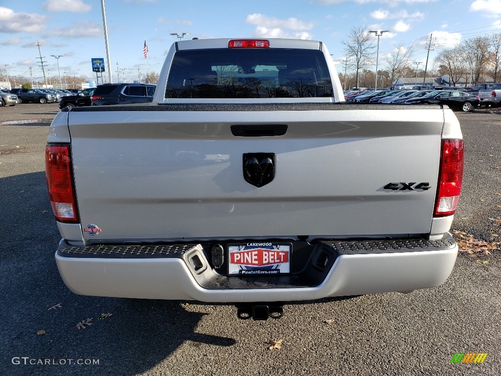 2019 1500 Classic Express Quad Cab 4x4 - Bright Silver Metallic / Black/Diesel Gray photo #5