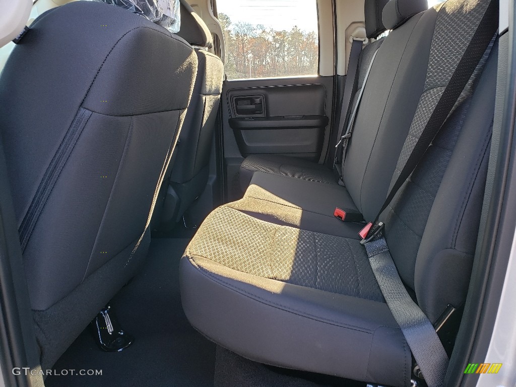2019 1500 Classic Express Quad Cab 4x4 - Bright Silver Metallic / Black/Diesel Gray photo #6