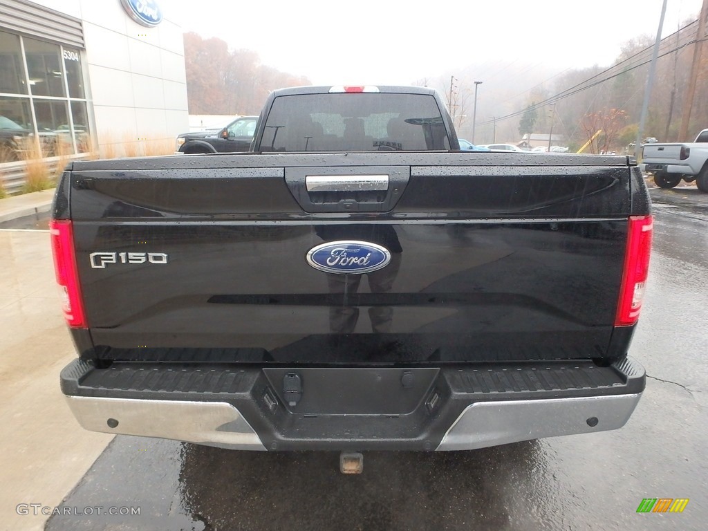 2017 F150 XLT SuperCab 4x4 - Shadow Black / Earth Gray photo #3