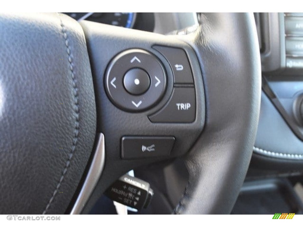 2018 RAV4 XLE AWD - Super White / Black photo #28