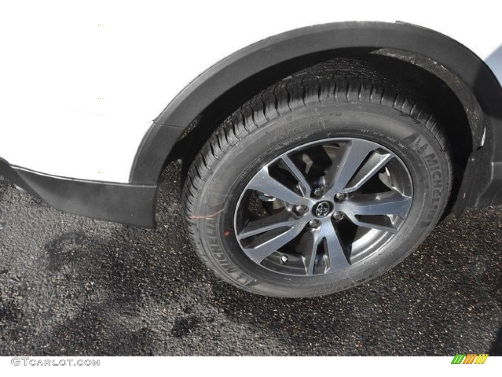 2018 RAV4 XLE AWD - Super White / Black photo #35