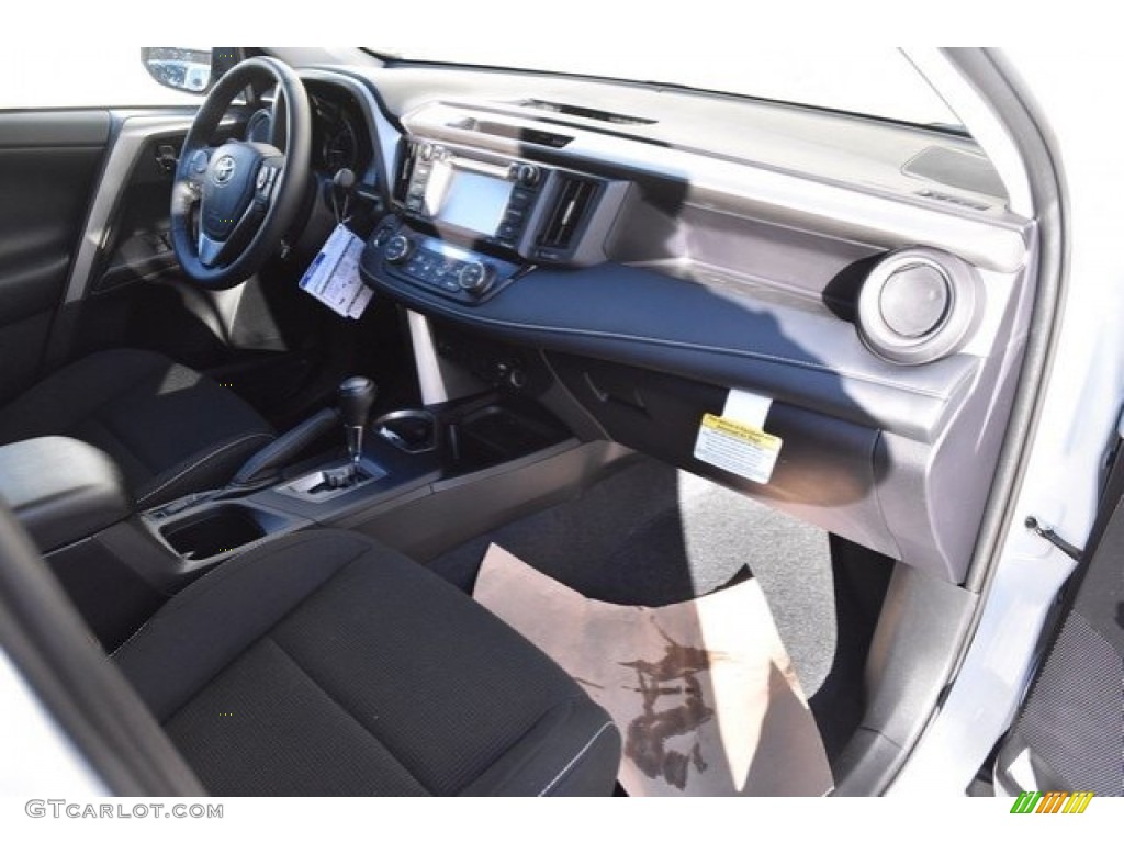 2018 RAV4 XLE AWD - Super White / Black photo #11