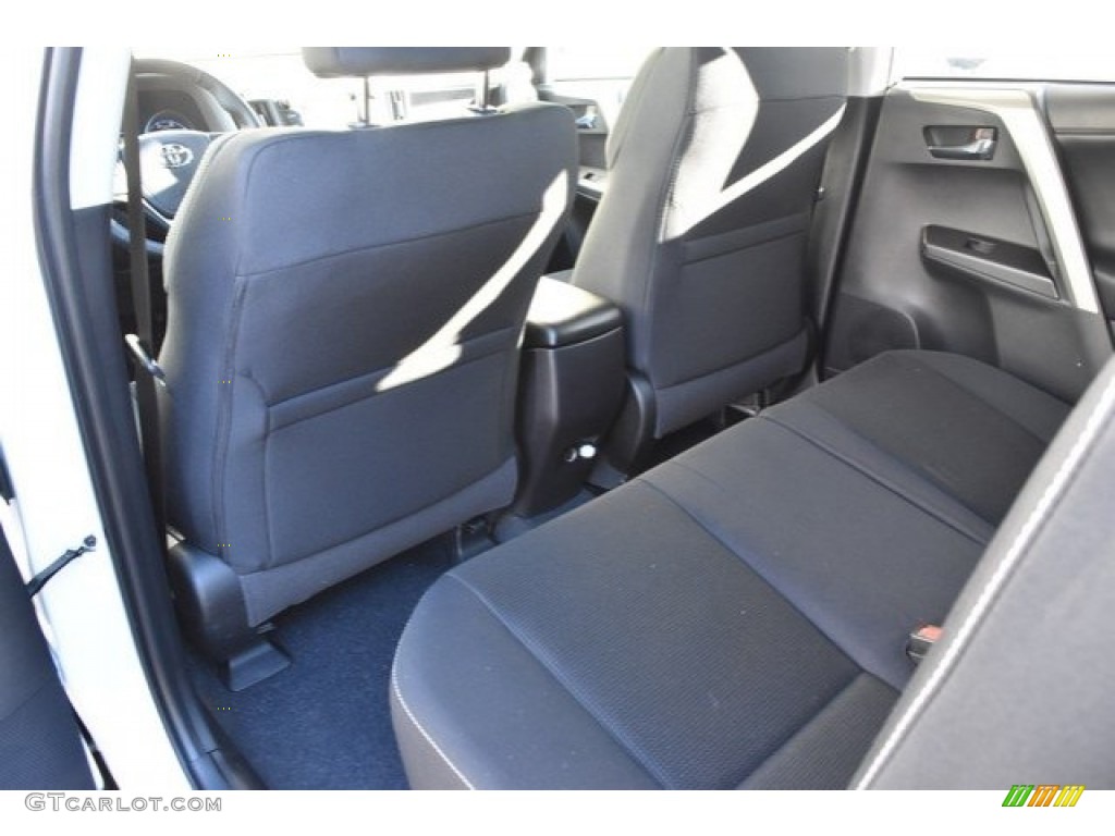 2018 RAV4 XLE AWD - Super White / Black photo #14