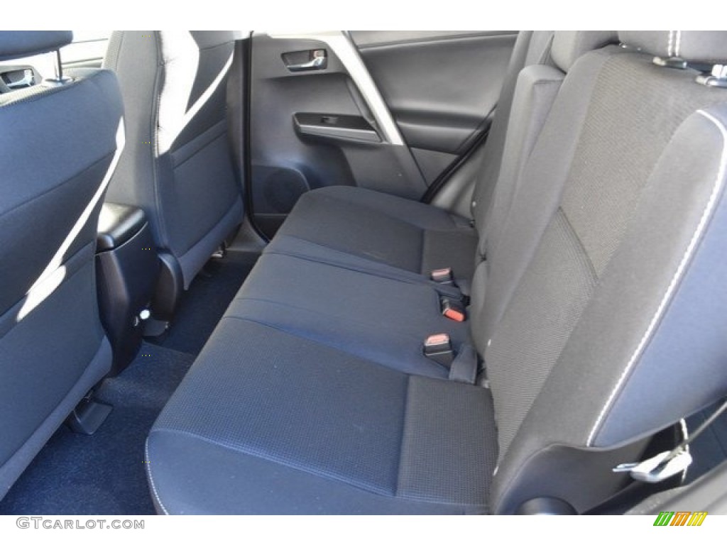 2018 RAV4 XLE AWD - Super White / Black photo #15