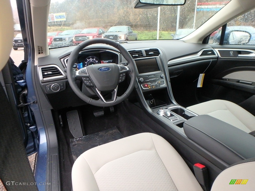 Light Putty Interior 2019 Ford Fusion SE AWD Photo #130526008