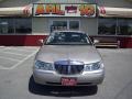 2002 Light Parchment Gold Lincoln Town Car Signature  photo #8