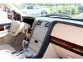 2006 Black Lincoln Navigator Luxury 4x4  photo #3