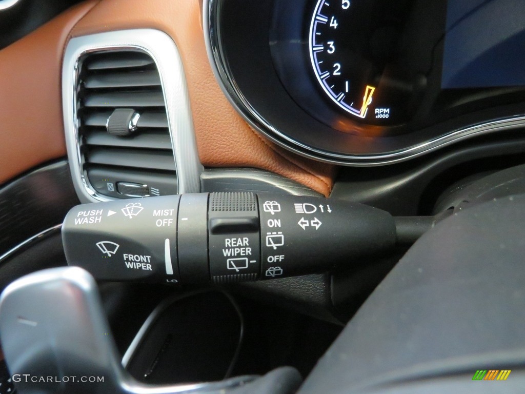 2019 Jeep Grand Cherokee Summit 4x4 Controls Photo #130530514