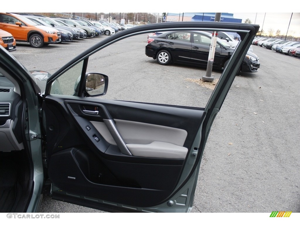 2018 Forester 2.5i Limited - Jasmine Green Metallic / Platinum photo #21