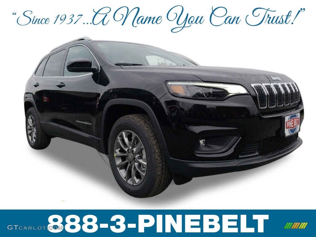 2019 Cherokee Latitude Plus 4x4 - Diamond Black Crystal Pearl / Black photo #1