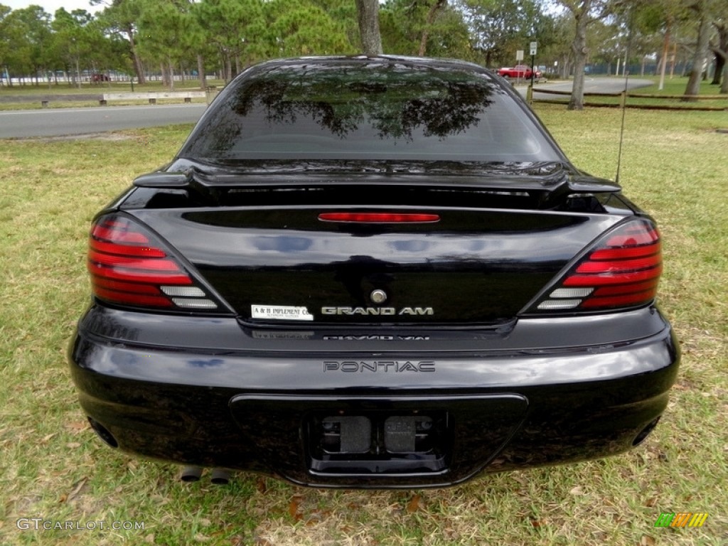 2004 Grand Am SE Sedan - Black / Dark Pewter photo #7