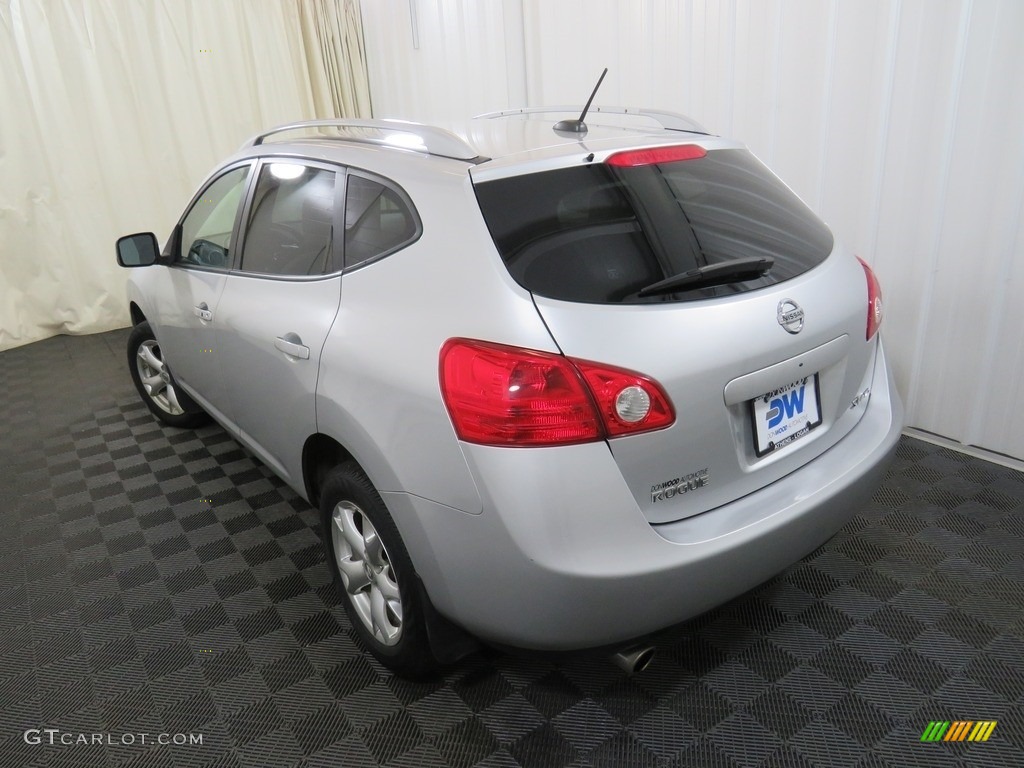 2009 Rogue SL AWD - Silver Ice / Gray photo #11