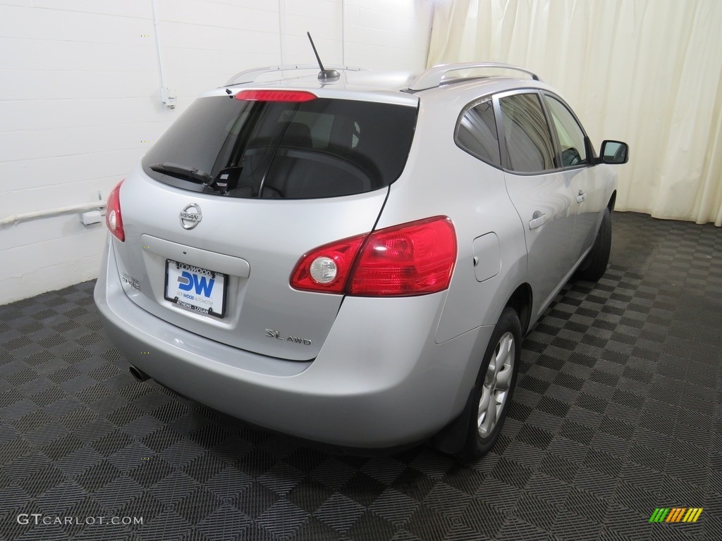 2009 Rogue SL AWD - Silver Ice / Gray photo #16