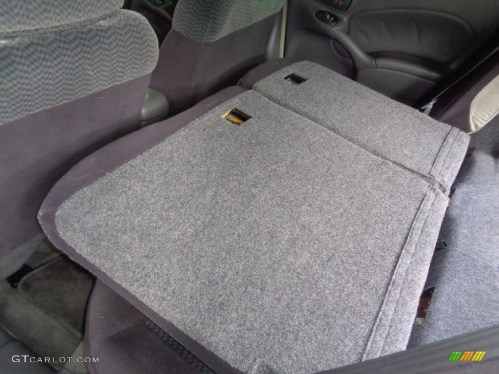 2004 Grand Am SE Sedan - Black / Dark Pewter photo #22