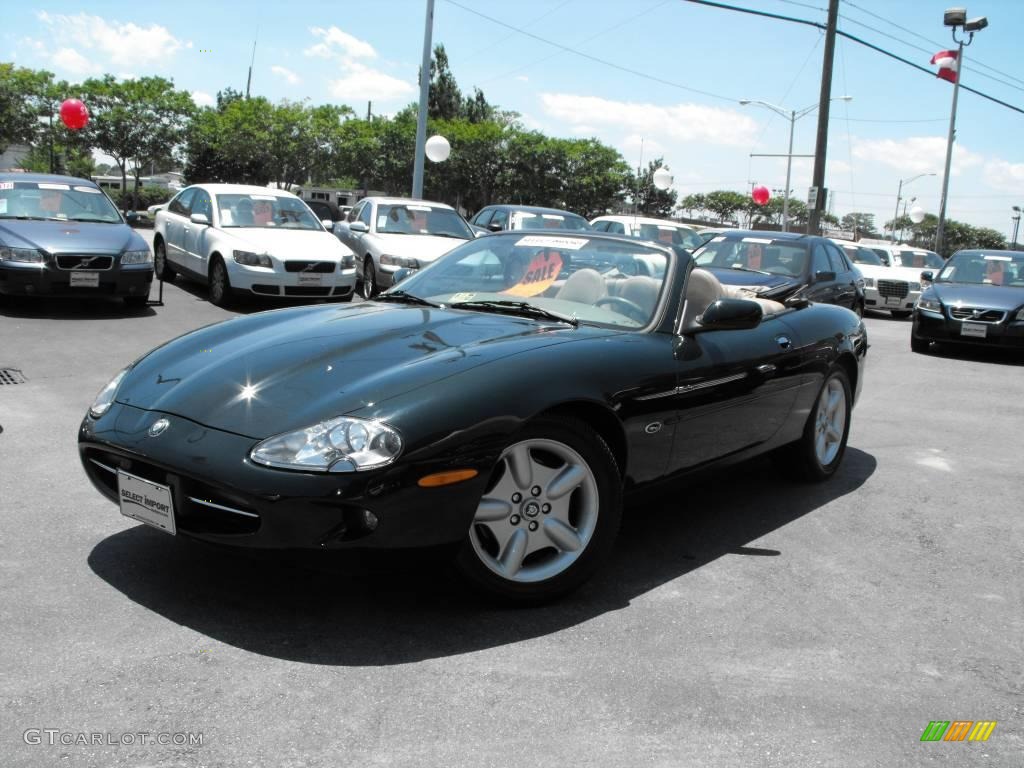 1999 XK XK8 Convertible - British Racing Green / Oatmeal photo #3