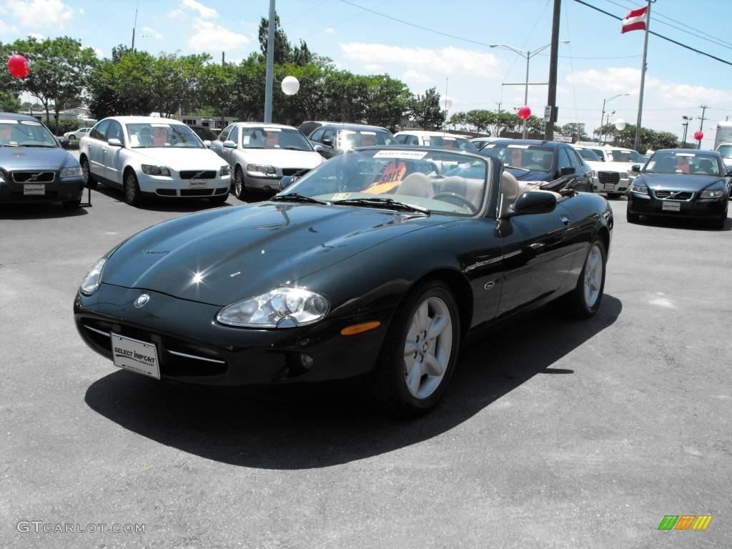 1999 XK XK8 Convertible - British Racing Green / Oatmeal photo #4