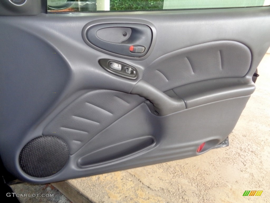 2004 Grand Am SE Sedan - Black / Dark Pewter photo #47