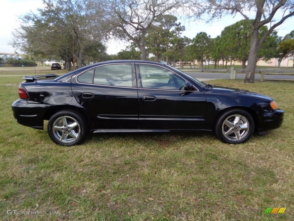2004 Grand Am SE Sedan - Black / Dark Pewter photo #50