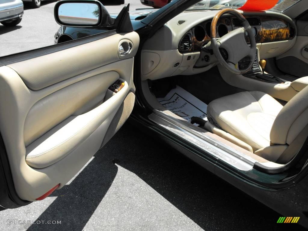 1999 XK XK8 Convertible - British Racing Green / Oatmeal photo #11