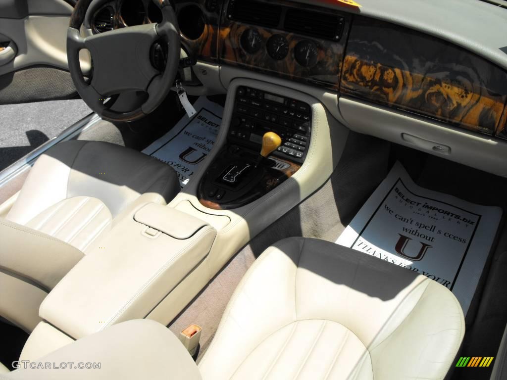 1999 XK XK8 Convertible - British Racing Green / Oatmeal photo #13
