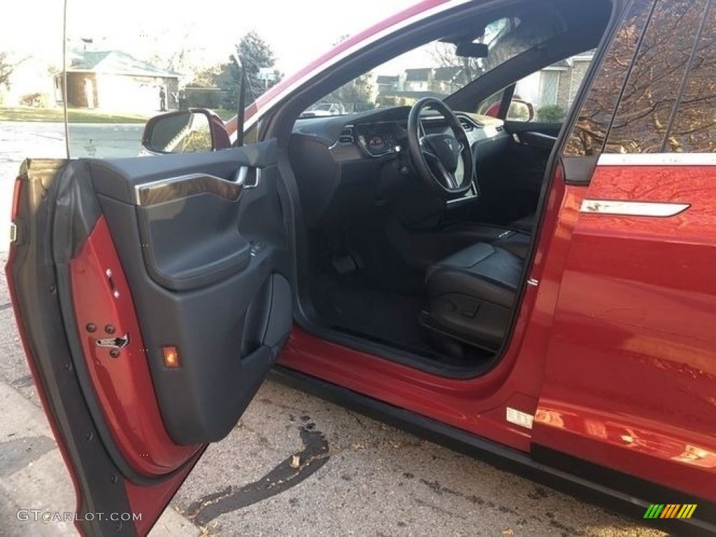 2017 Model X 75D - Red Multi-Coat / Black photo #7