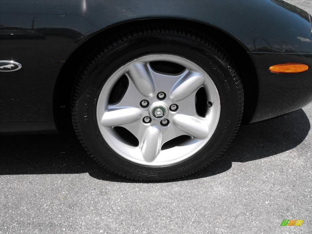 1999 XK XK8 Convertible - British Racing Green / Oatmeal photo #24