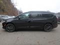 2019 Brilliant Black Crystal Pearl Chrysler Pacifica Limited  photo #2