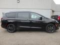 2019 Brilliant Black Crystal Pearl Chrysler Pacifica Limited  photo #6