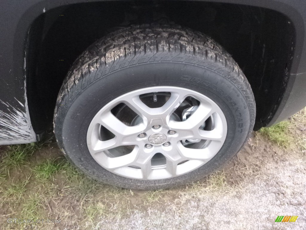 2018 Renegade Latitude 4x4 - Glacier Metallic / Black photo #8