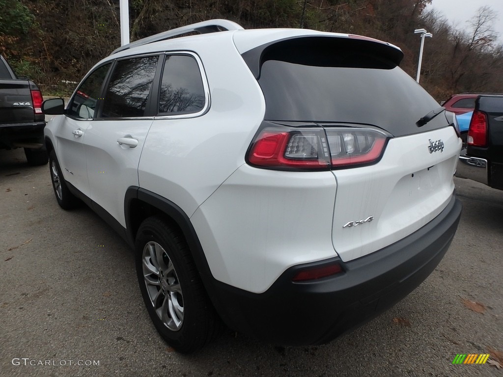 2019 Cherokee Latitude Plus 4x4 - Bright White / Black photo #3