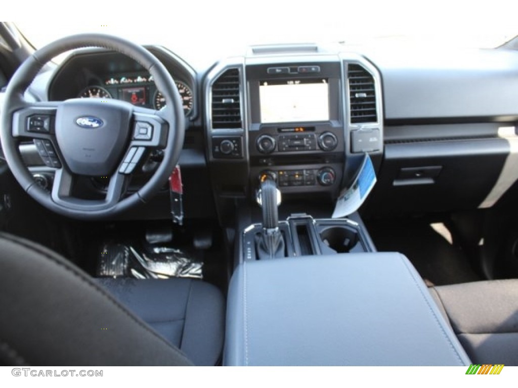 2018 F150 XL Regular Cab - Oxford White / Earth Gray photo #21