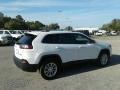 2019 Bright White Jeep Cherokee Latitude 4x4  photo #5