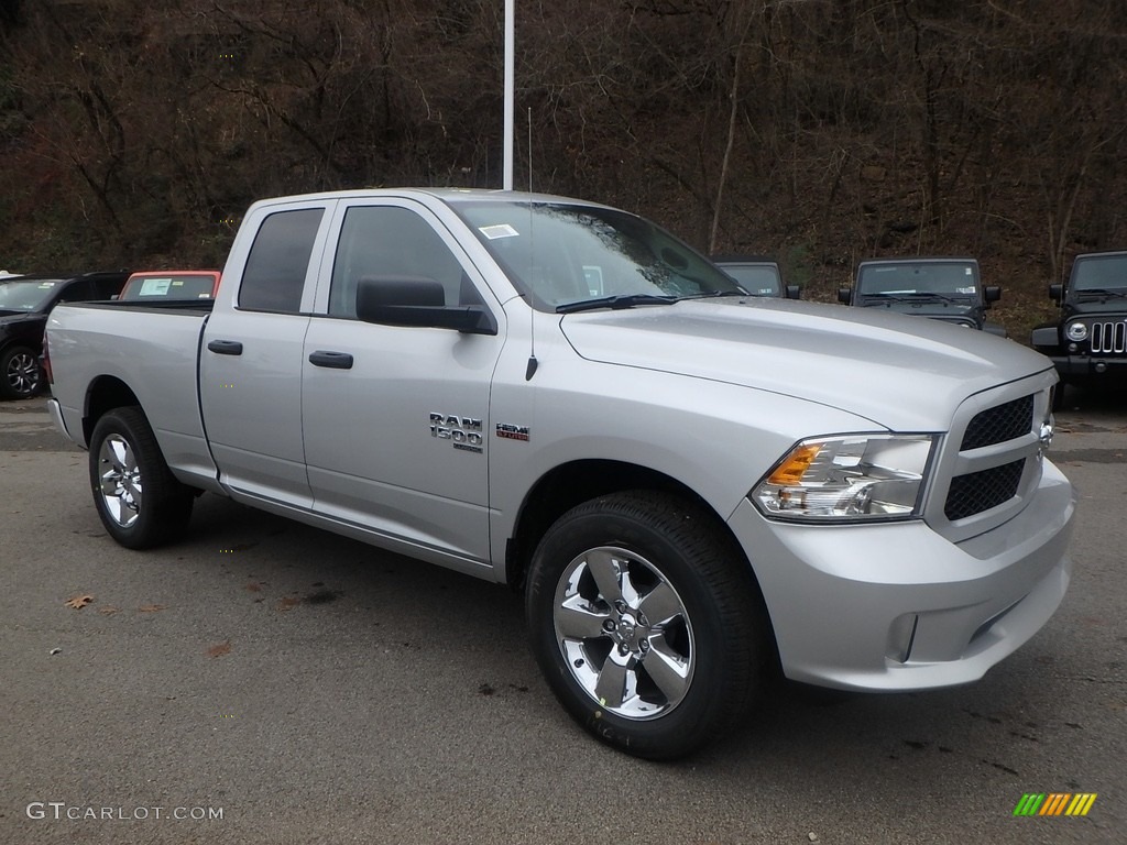 2019 1500 Classic Express Quad Cab 4x4 - Bright Silver Metallic / Black/Diesel Gray photo #7