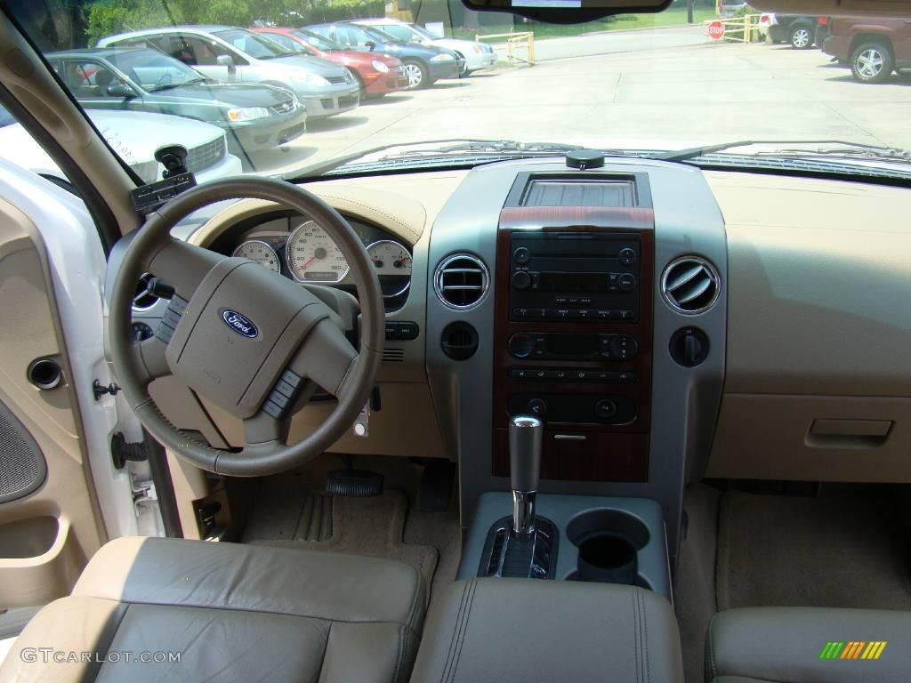 2005 F150 Lariat SuperCrew - Oxford White / Tan photo #14