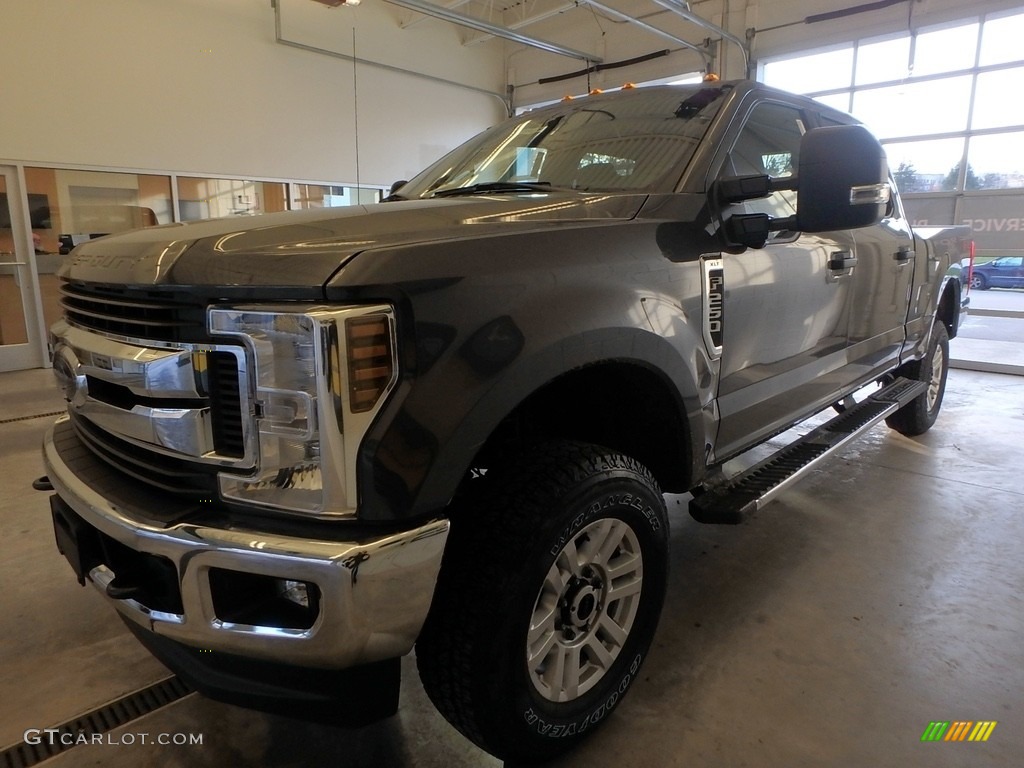 2019 F250 Super Duty XLT Crew Cab 4x4 - Oxford White / Earth Gray photo #4