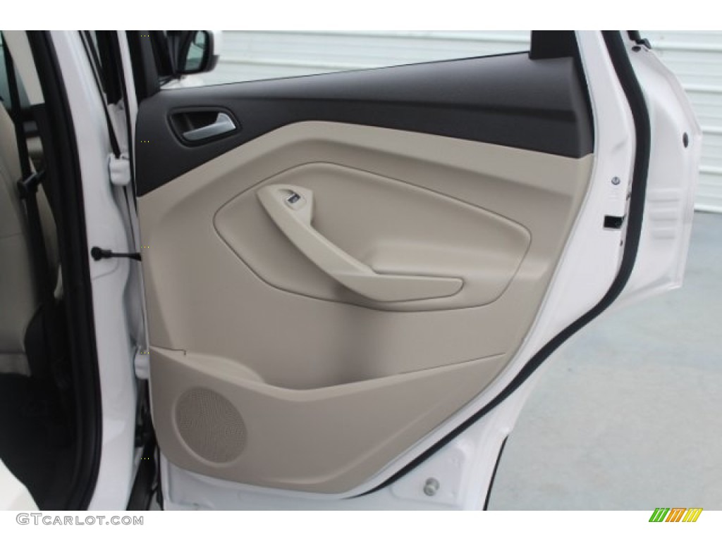 2019 Escape SE - White Platinum / Medium Light Stone photo #24